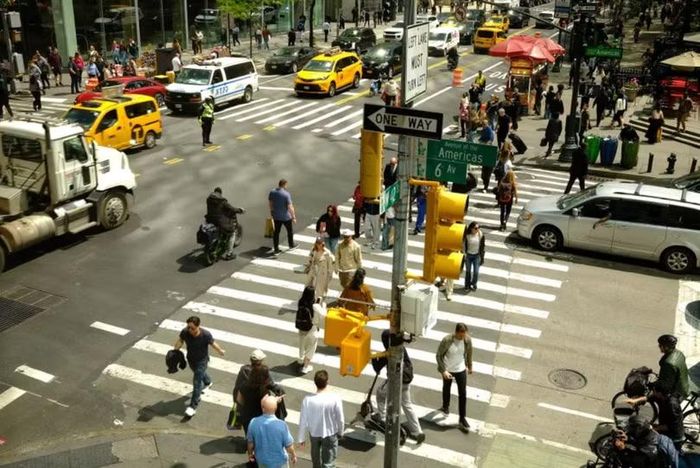 Tổng sản lượng kinh tế của Manhattan, nơi đặt trụ sở của Phố Wall và phần lớn các tập đoàn lớn của Mỹ, có thể thấp hơn giá trị tài sản ròng ước tính của Elon Musk sau khi SpaceX hoàn tất đợt IPO. Ảnh: AFP.