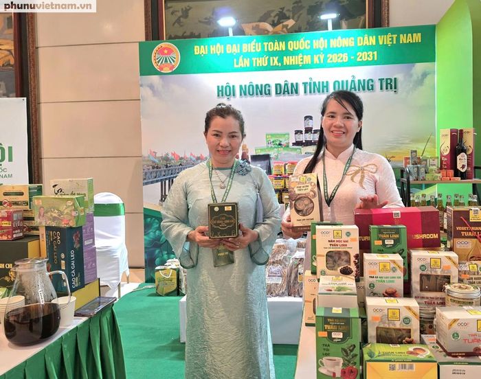 Đến từ xã Cam Lộc, tỉnh Quảng Trị, chị Mai Thị Thủy (Công ty TNHH Cao dược liệu Định Sơn Mai Thị Thủy) chia sẻ niềm vinh dự khi được tham dự Đại hội và mong muốn giới thiệu, quảng bá sản phẩm tới các tỉnh, thành.