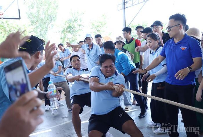 Nhiều hoạt động thể thao sôi nổi được tổ chức trong khuôn khổ ngày hội