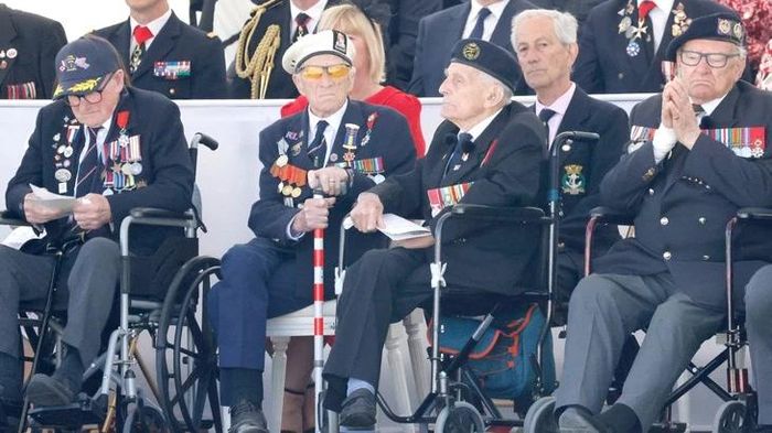 Các cựu chiến binh tham dự lễ kỷ niệm 82 năm Ngày D-Day ở Normandy - Pháp. Ảnh: Reuters.