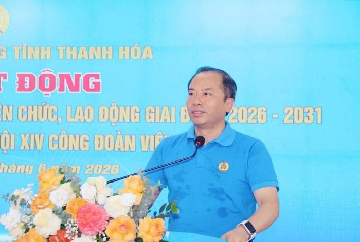 Phó Chủ tịch Ủy ban MTTQ tỉnh, Chủ tịch LĐLĐ tỉnh Lương Trọng Thành phát biểu tại lễ phát động.