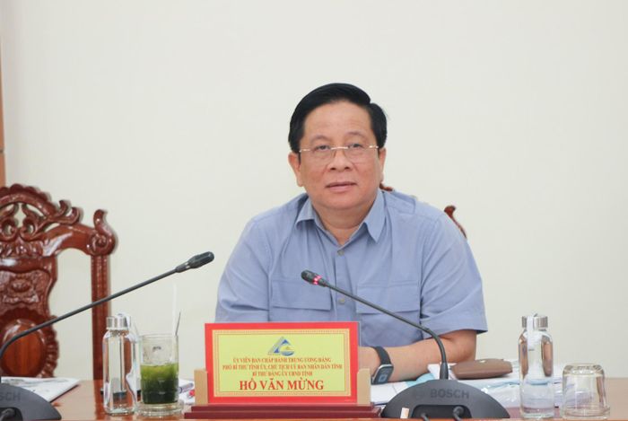 Ủy viên Ban Chấp hành Trung ương Đảng, Phó Bí thư Tỉnh ủy, Chủ tịch UBND tỉnh An Giang Hồ Văn Mừng kết luận buổi làm việc.