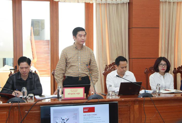 Ông Đỗ Quốc Việt, Chủ tịch Hội đồng Quản trị VDCD Group phát biểu tại buổi làm việc.
