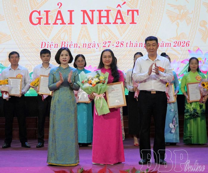 Thí sinh Lò Thị Ngân, Đảng bộ Trường Chính trị tỉnh đạt giải Nhất Hội thi Báo cáo viên, Tuyên truyền viên giỏi năm 2026 do Đảng ủy các cơ quan Đảng tỉnh tổ chức.