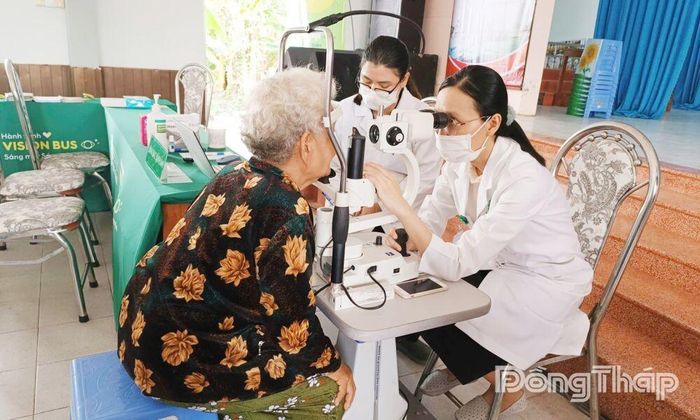  Hoạt động khám sức khỏe định kỳ cho người cao tuổi trên địa bàn tỉnh.