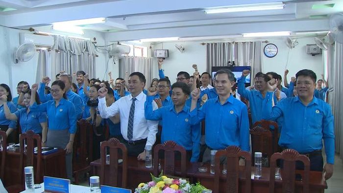  Cán bộ, công chức, viên chức và người lao động tỉnh Gia Lai quyết tâm hưởng ứng phong trào thi đua “Lao động giỏi, năng suất cao, thu nhập tốt”. Ảnh: Bảo Long 