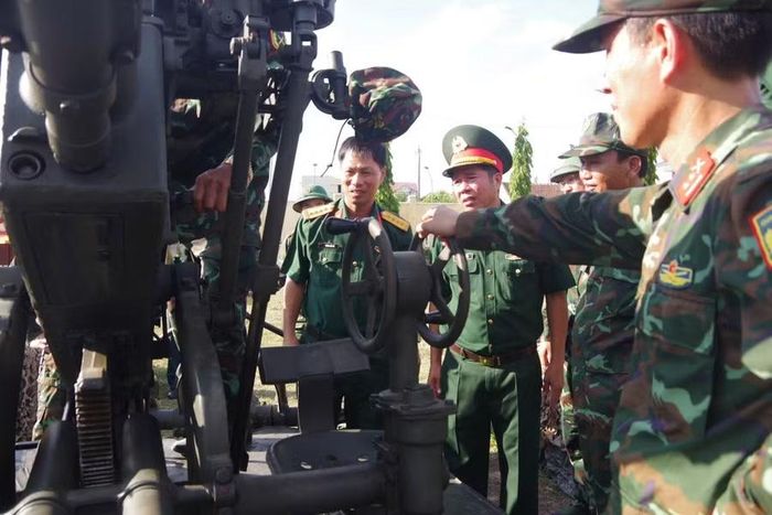 Quân khu 5 kiểm tra công tác luyện tập của đội ngũ Chủ nhiệm Phòng không các tỉnh, thành phố của Quân khu trước khi tham gia Hội thi. Ảnh: M.L 