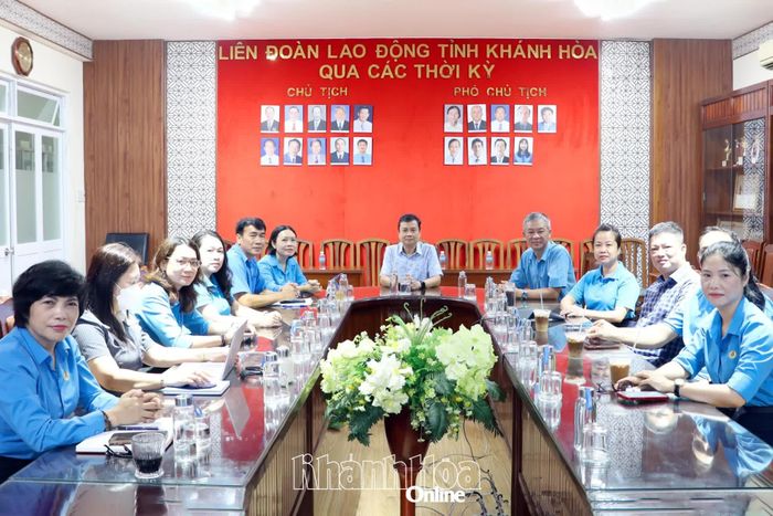 Các đại biểu tham dự lễ phát động tại điểm cầu Khánh Hòa.
