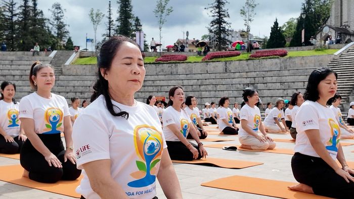 Bà Đỗ Thị The - Hội trưởng Hội viên cộng đồng Yoga Lào Cai.