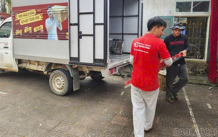 Các đơn vị chuẩn bị cho các gian hàng.