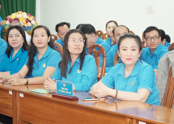 Cán bộ, đoàn viên công đoàn phía Đông Lâm Đồng dự Lễ phát động trực tuyến