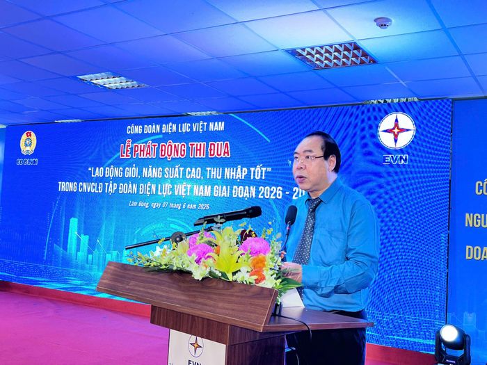 Ông Đỗ Đức Hùng, Chủ tịch Công đoàn Điện lực Việt Nam phát biểu tại lễ phát động