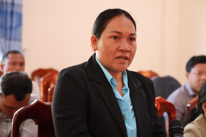 Chị Ka M Hềng, Trưởng Ban Công tác Mặt trận thôn Nao Sẻ, xã Sơn Điền