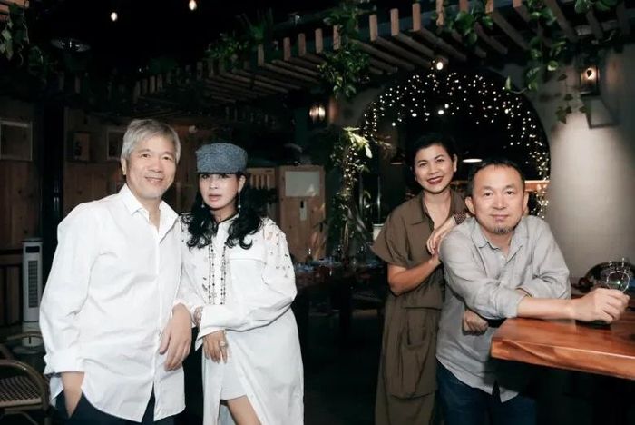 Khi có hạnh phúc mới, NSND Thanh Lam cùng với nhạc sĩ Quốc Trung lẫn nửa kia vẫn luôn giữ mối quan hệ hòa nhã.