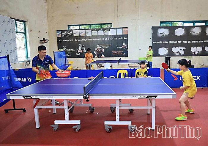 Những buổi tập bóng bàn tại Trung tâm Văn hóa, không chỉ giúp trẻ em rèn luyện sức khỏe, sự khéo léo, phản xạ nhanh mà còn nuôi dưỡng và phát triển năng khiếu, niềm đam mê thể thao.