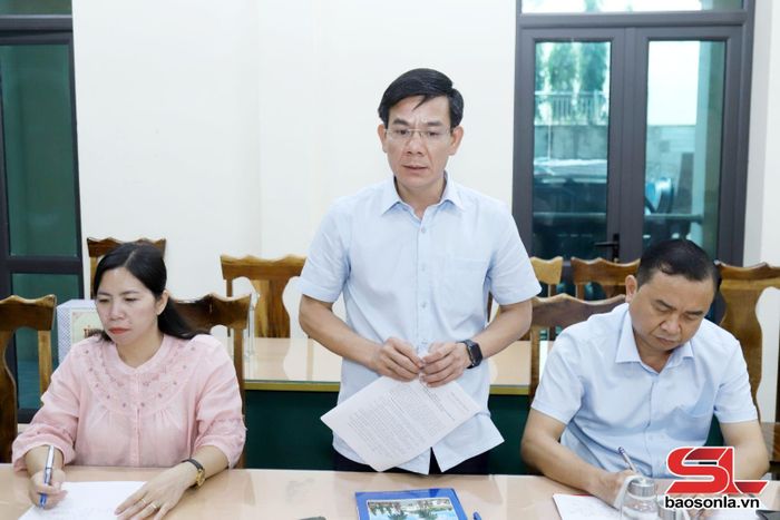 Lãnh đạo xã Sông Mã phát biểu tại cuộc làm việc.