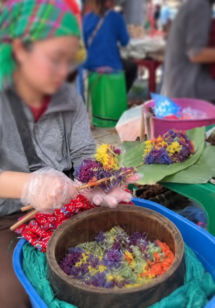 Bà con các dân tộc tại Ngôi nhà chung giới thiệu ẩm thực đến với du khách