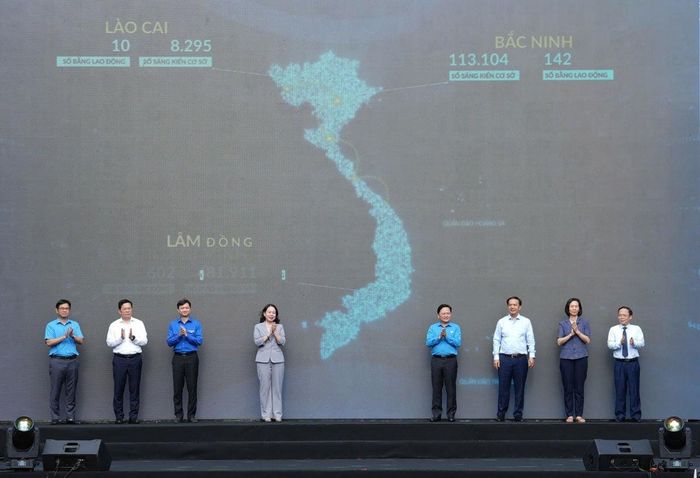 Phó Chủ tịch nước Võ Thị Ánh Xuân phát biểu chỉ đạo tại Lễ phát động phong trào thi đua “Lao động giỏi, Năng suất cao, Thu nhập tốt".