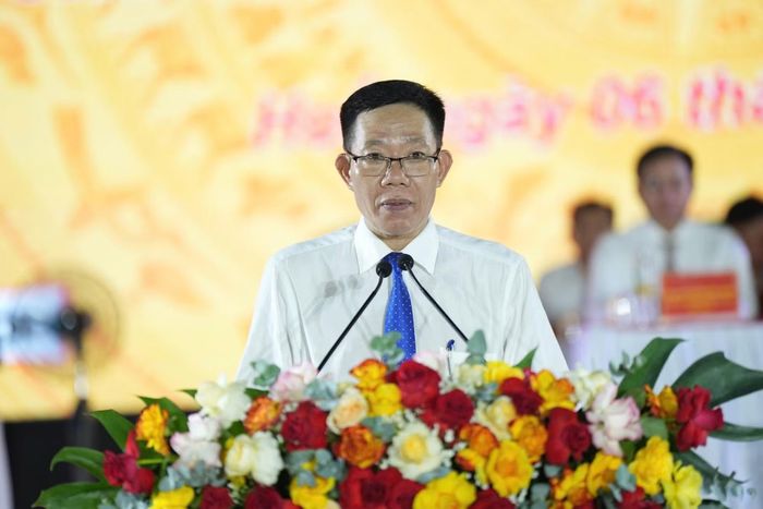 Phó Chủ tịch UBND TP Huế Hà Văn Tuấn phát biểu chào mừng khai mạc Hội thao.