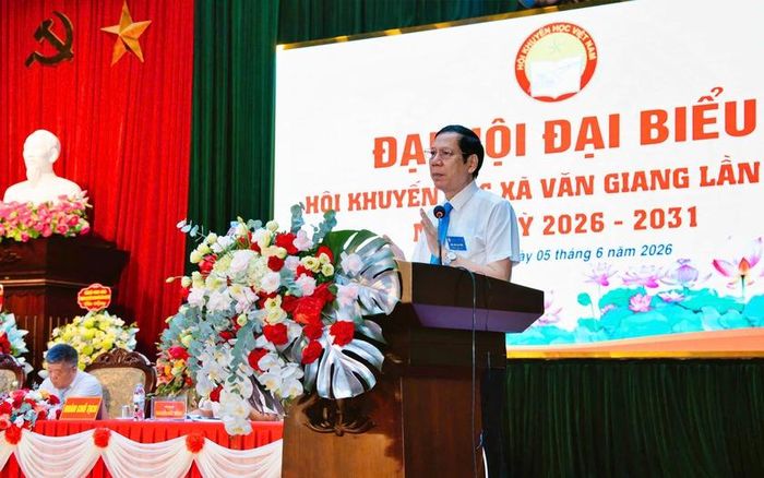 Ông Vũ Mạnh Hiền, Chủ tịch Hội Khuyến học tỉnh Hưng Yên phát biểu chỉ đạo tại Đại hội.
