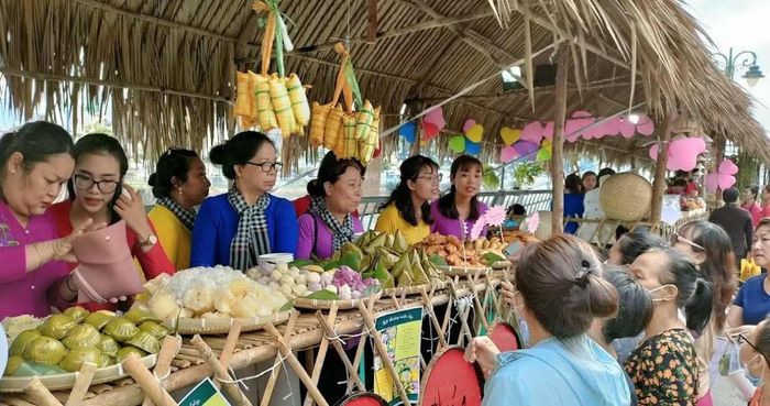 TP.HCM đang bước vào mùa cao điểm của các lễ hội trái cây và nông sản với nhiều sự kiện quy mô lớn được tổ chức liên tiếp trong tháng 6 và kéo dài đến hết mùa hè.