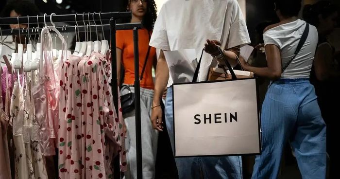 Thương hiệu SHEIN được xem là biểu tượng của thời trang siêu nhanh
