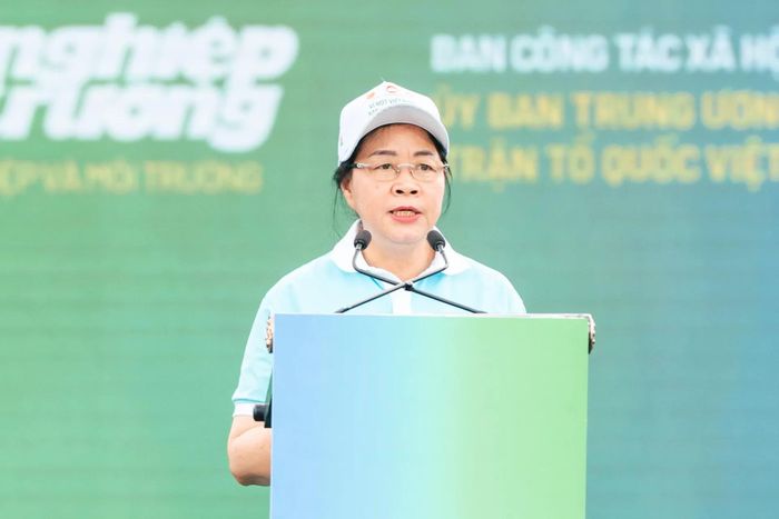 Chủ tịch Ủy ban Trung ương Mặt trận Tổ quốc Việt Nam Bùi Thị Minh Hoài đã chính thức phát động phong trào thi đua “Toàn dân chung tay bảo vệ môi trường, vì một Việt Nam xanh - sạch - đẹp”.