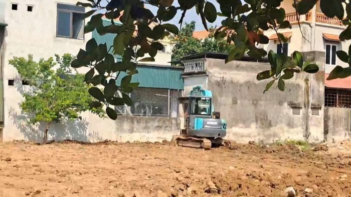  Việc san lấp đất nông nghiệp với quy mô lớn cần được xem xét, xử lý theo đúng quy định pháp luật nhằm ngăn chặn tiền lệ “vi phạm trước, khắc phục sau”, ảnh hưởng đến hiệu quả quản lý đất đai tại địa phương. Ảnh PV. 