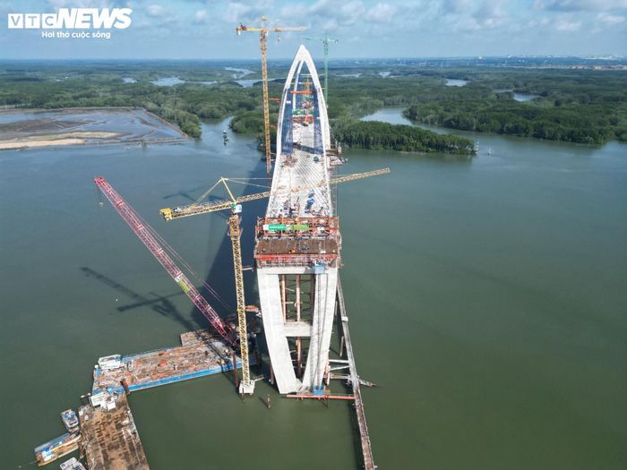 Cầu Phước An có tổng chiều dài khoảng 4.378 m. Trong đó, phần cầu chính dài 3.514 m, còn lại là hệ thống đường dẫn và đường kết nối với tuyến xuống cảng Phước An, dài khoảng 864 m.