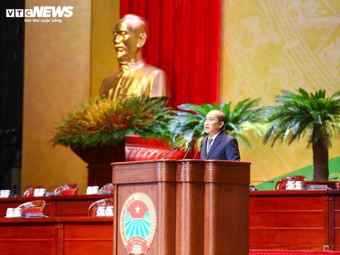 Phó Chủ tịch Thường trực Ban Chấp hành Trung ương Hội Nông dân Việt Nam Phan Như Nguyện tuyên bố lý do, giới thiệu đại biểu tại phiên làm việc.