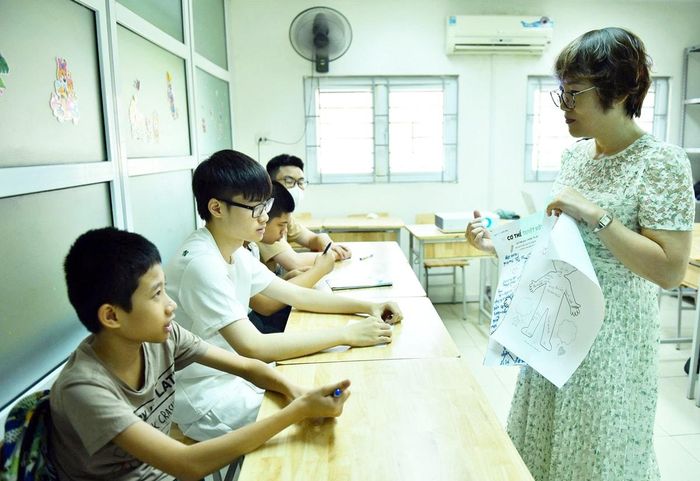 Khóa học tâm lý - kỹ năng sống “Hành trang lớn khôn” không chỉ là nơi trẻ học kiến thức mà còn là hành trình trải nghiệm đầy ý nghĩa, giúp trẻ từng bước lớn khôn và phát triển toàn diện.
