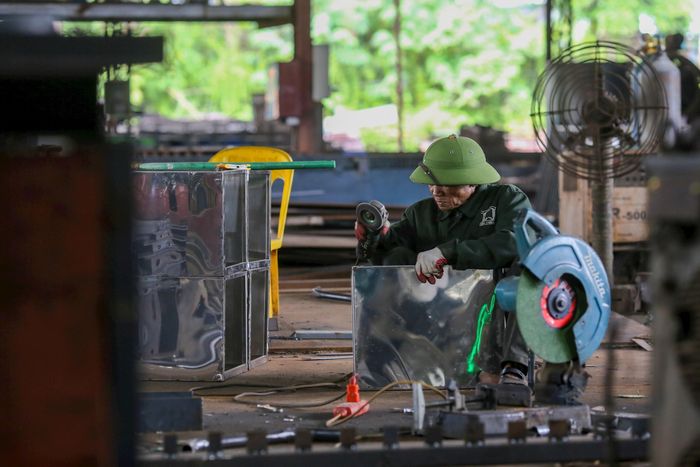 Xưởng cơ khí, hàn cắt kim loạt là một trong những cơ sở tiềm ẩn nguy cơ cháy nổ cao. Ảnh: Khánh Huy