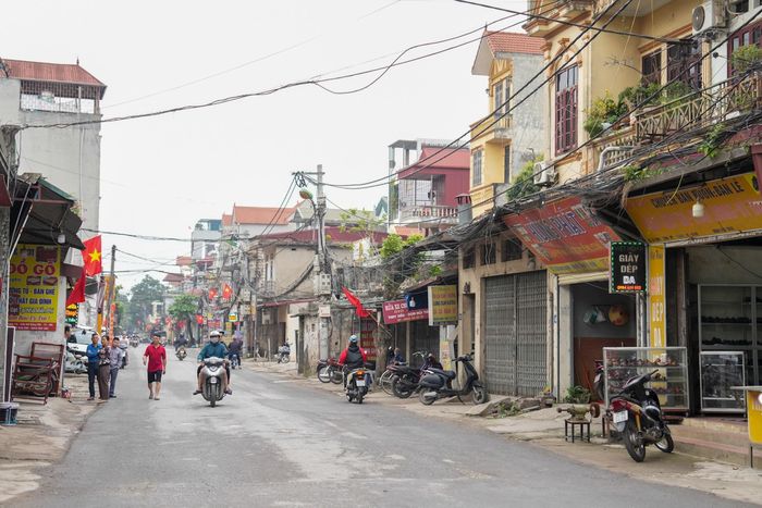 Một tuyến phố tại xã Nam Phù. Ảnh: Khánh Huy