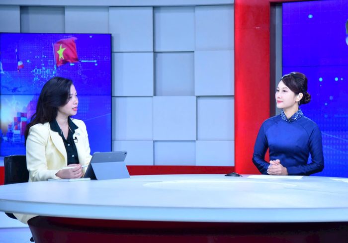 Phó Chánh Văn phòng UBND Thành phố Hà Nội Nguyễn Thị Ngọc Anh trao đổi tại Chương trình. Ảnh: Viết Thành