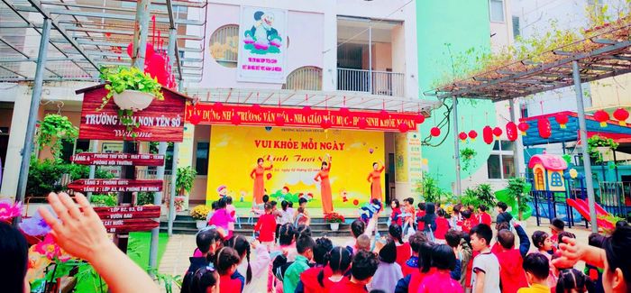 UBND phường Hoàng Mai đã ban hành quyết định thành lập Trường Mầm non Hoàng Mai trên cơ sở chia, tách từ Trường Mầm non Yên Sở. Ảnh: HM.