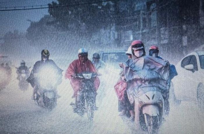 Từ chiều tối đến đêm nay, khu vực Hà Nội và nhiều khu vực Bắc Bộ có khả năng xuất hiện mưa rào và dông, cục bộ có nơi mưa to, kèm nguy cơ lốc, sét và gió giật mạnh.
