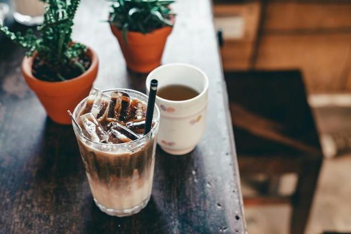 Uống cà phê nhiều đường khi cơ thể chưa kịp ăn gì về lâu dài có thể đóng góp vào quá trình gây stress chuyển hóa cho cơ thể. Ảnh minh họa: Huỳnh Đạt/Pexels