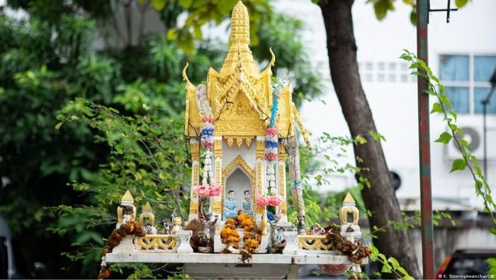 "Spirit house" ở Thái Lan. Ảnh: K. Srimingkwanchai/ DW.