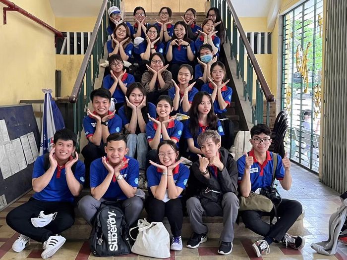 Các tình nguyện viên luôn giữ nụ cười trên môi.