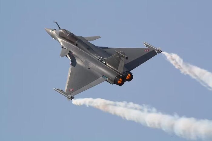 Điều này đồng nghĩa triển vọng để Nga bán thêm tiêm kích Su-57E là rất thấp, bất chấp việc Moskva gần đây còn giới thiệu phiên bản Su-57D hai chỗ ngồi được cho là phát triển dành riêng cho Ấn Độ dựa trên thiết kế FGFA cũ.