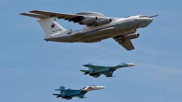 Vào ngày 30/5, chiếc máy bay chỉ huy - cảnh báo sớm trên không (AWACS) A-50U này đã trải qua cuộc kiểm tra hệ thống liên lạc mặt đất sau khi hoàn tất quá trình sửa chữa.