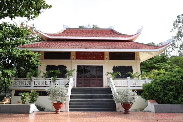 Nhà truyền thống tại Công viên Lê Thị Riêng.