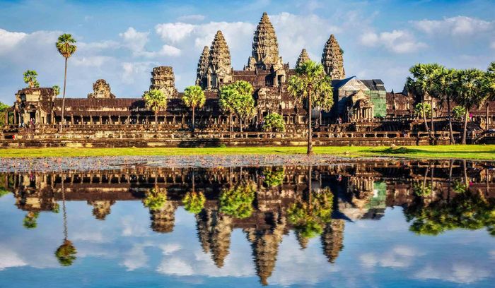 Việt Nam - Campuchia thúc đẩy liên kết du lịch, hướng tới tăng trưởng hai con số. Ảnh: Canva