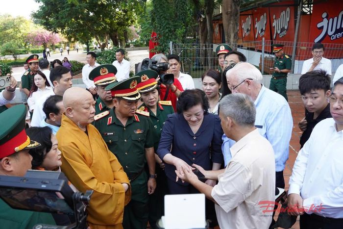 Phó Thủ tướng Phạm Thị Thanh Trà trực tiếp gặp gỡ KTS Nguyễn Xuân Thắng cùng cựu chiến binh Hoa Kỳ Robert Ambrose A.Connor (nhân chứng) vào sáng cùng ngày (8/6). Ảnh: Tấn Đạt.