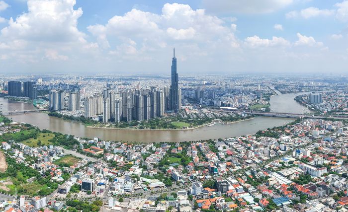  Khi có Luật Đô thị đặc biệt, hành lang pháp lý đủ mạnh sẽ giúp TP.HCM chủ động hoàn toàn trong ba bài toán lớn: Quản trị đô thị vượt trội, tự chủ tài chính và huy động vốn, cơ chế thử nghiệm sandbox. Ảnh: THUẬN VĂN 