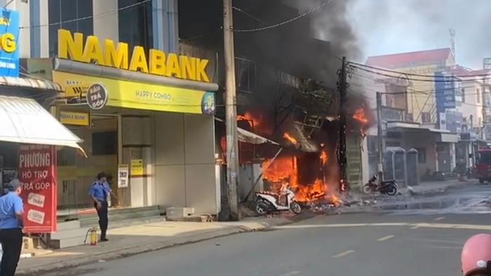 Nghi con trai phóng hỏa đốt nhà làm cha tử vong ở Vĩnh Long.
