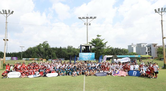  Đông đảo VĐV của 5 quốc gia tề tựu ở cuộc chơi lớn. 