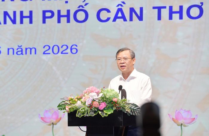 Chủ tịch UBND TP Cần Thơ Trương Cảnh Tuyên
