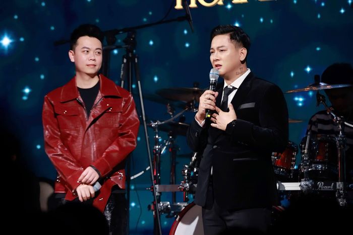 Trước khi đưa ra tuyên bố này, Đình Dũng là ca sĩ khá đắt show tại các tụ điểm nói trên. Vào ngày 13/6, anh sẽ biểu diễn trong đêm nhạc Dòng chảy diễn ra tại Quảng trường Kim Long (Hải Phòng) cùng ca sĩ Phương Linh. Theo nam ca sĩ, với một số đêm nhạc đã có lịch trình từ trước, anh sẽ cố gắng hoàn thành và tạm ngừng sau đó. Vào tháng 1, Đình Dũng cũng có đêm nhạc đáng nhớ với ca sĩ Hoài Lâm.