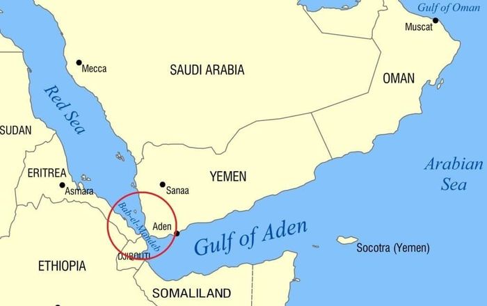 Iran đe dọa phong tỏa eo biển Bab el-Mandeb, một tuyến hàng hải chiến lược khác trong khu vực, nếu Israel leo thang. Đồ họa: CNN